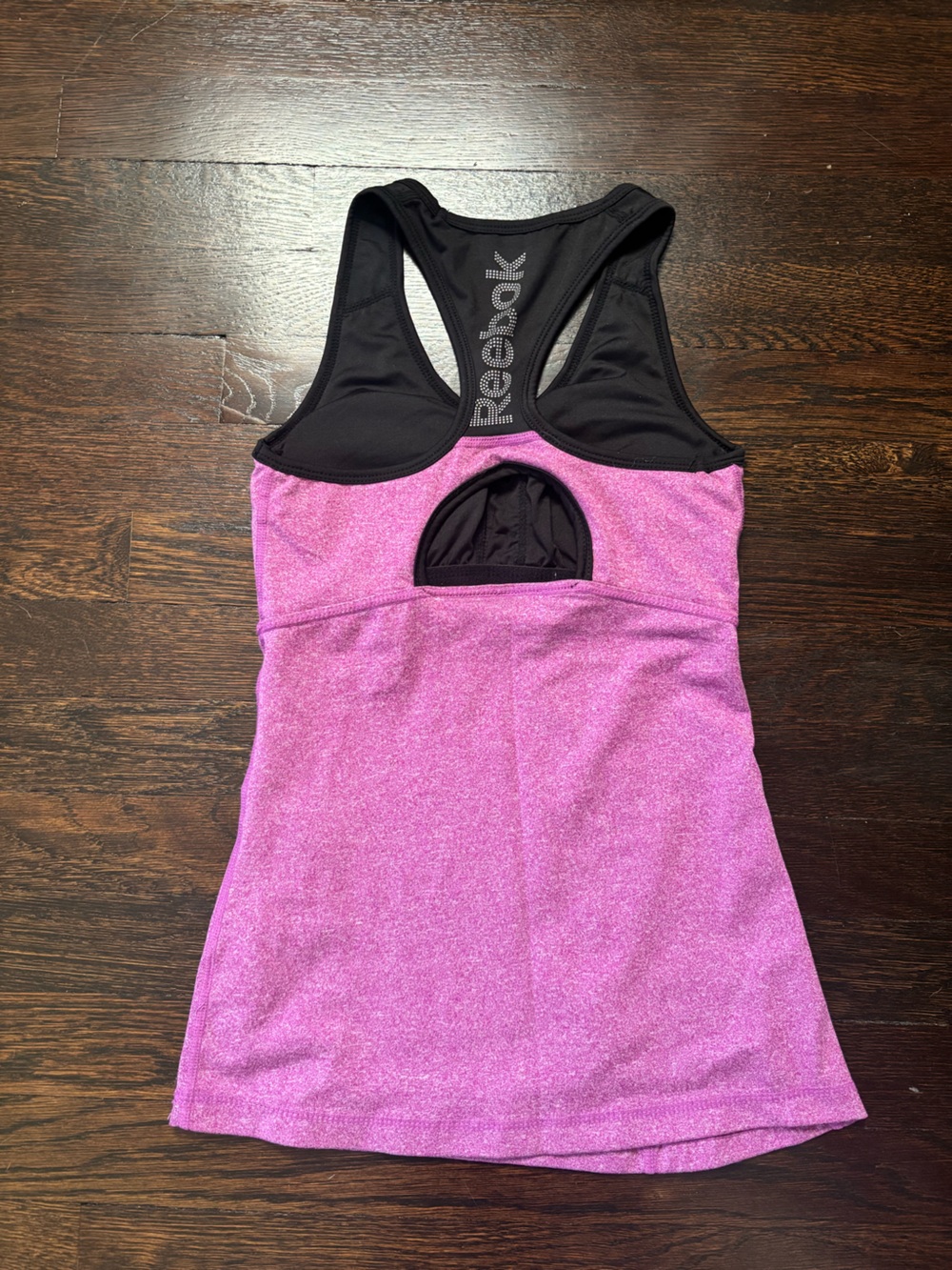 LIKE NEW Reebok Workout Top - Picture 2 of 3